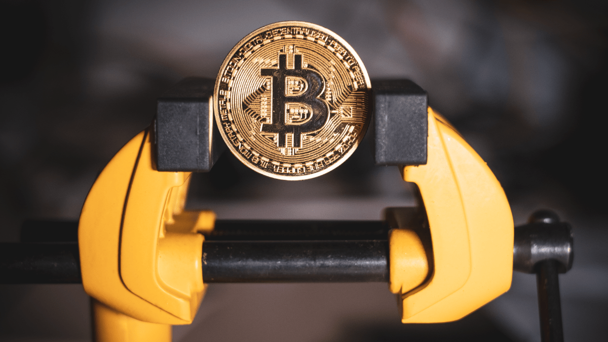 Bitcoin under pressure from sellers